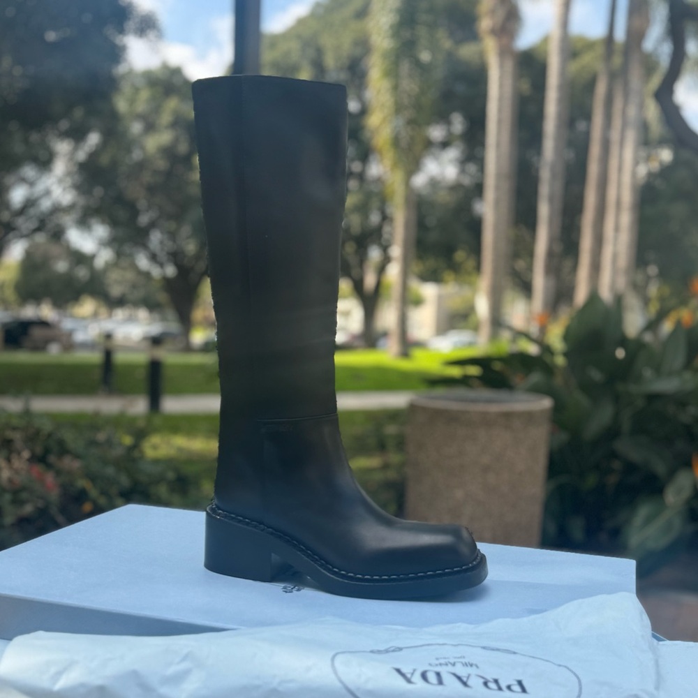 Prada boots - Picture 3 of 8
